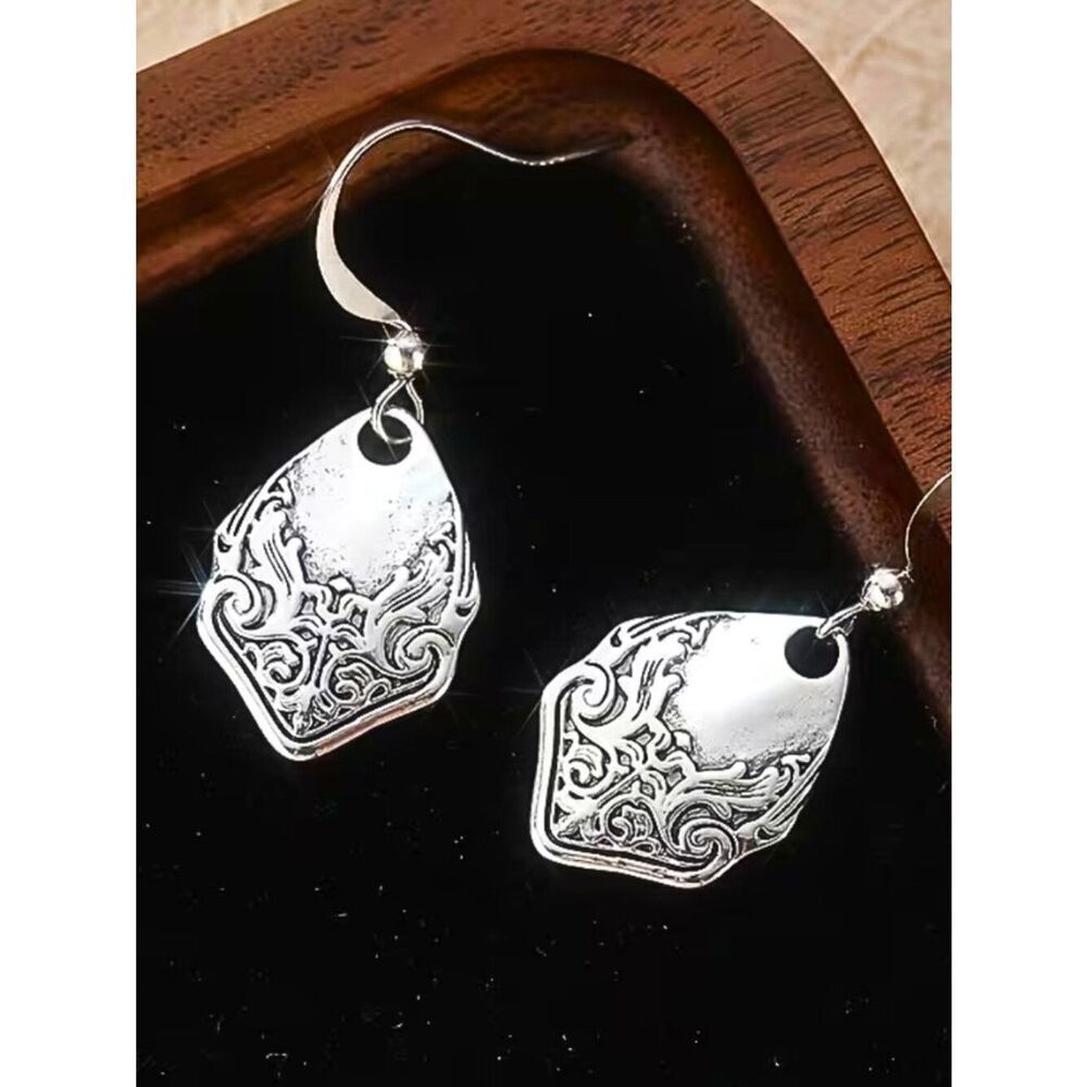 NWT Vintage Spoon Earring Scroll Design Artisan Inspired Minamalist